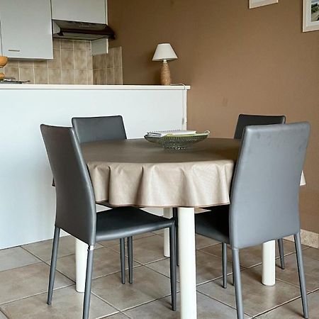 Superbe Studio Avec Une Magnifique Vue Sur La Mer. De Panne Exterior photo