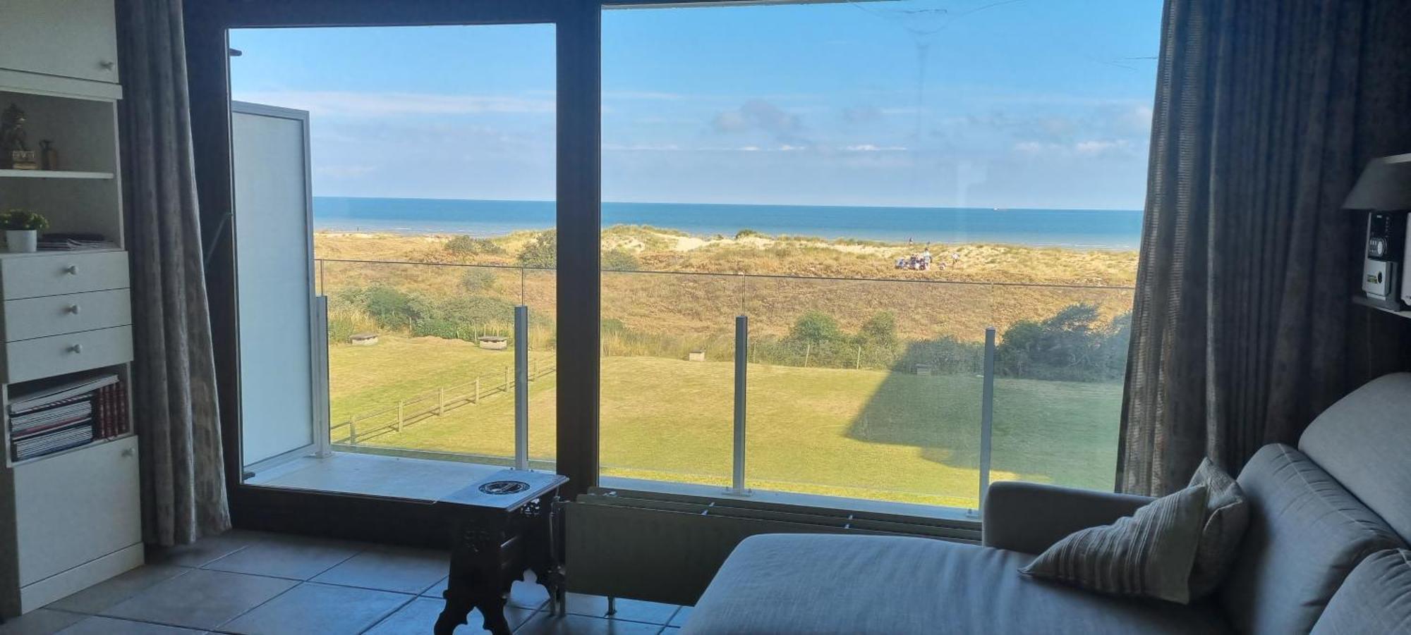 Superbe Studio Avec Une Magnifique Vue Sur La Mer. De Panne Exterior photo